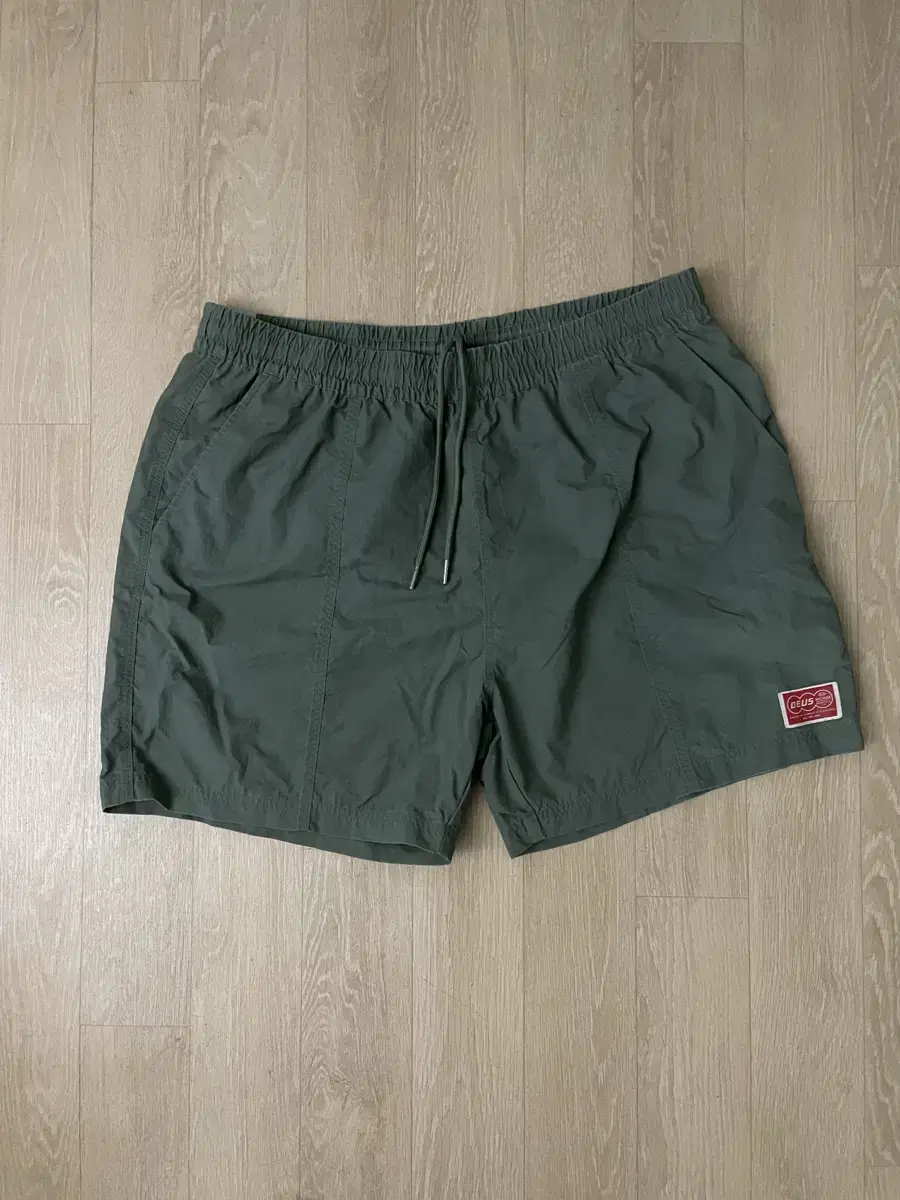 Deus shorts XXL